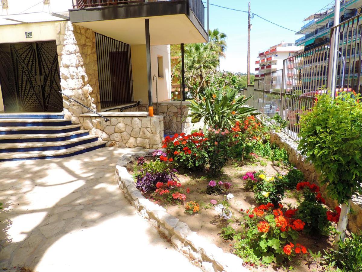 Apartment In Salou Next To The Beach For Families,Wifi Bagian luar foto